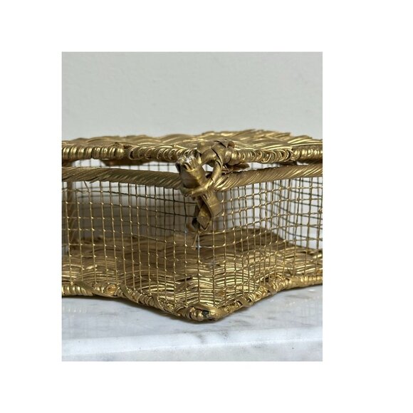 Vintage Gold Star Shaped Wicker Wire Basket Box with Lid – Hanging Metal Star Co - Picture 3 of 7